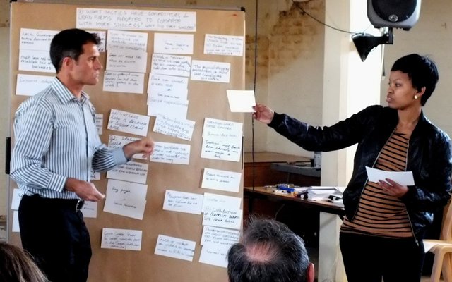 PACA - Fasiliteerder John Lawson & Vanessa